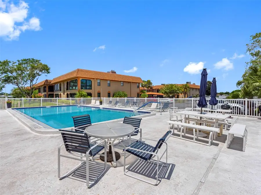 10182 Seminole Island Dr, Largo, FL 33773 - Image #3