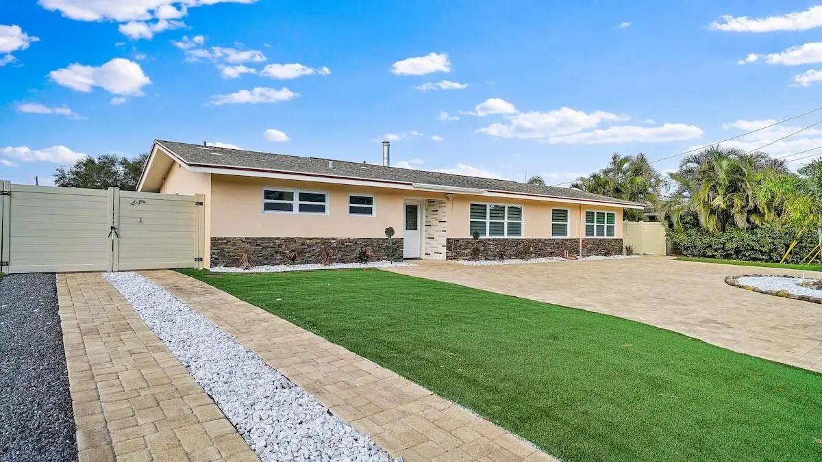 245 78th Avenue N, Saint Petersburg, FL 33702 - Image #1