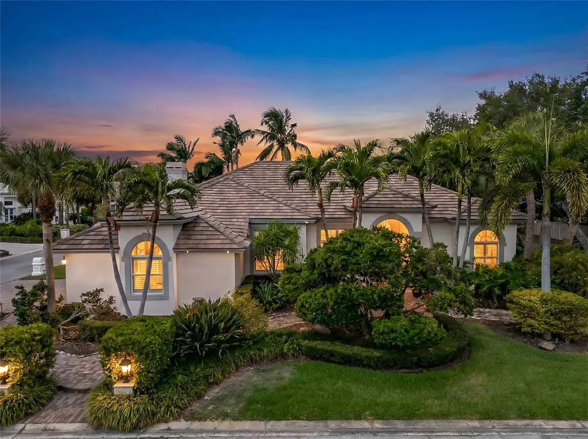 777 Cattail Court Ne, Saint Petersburg, FL 33703 - Image #1