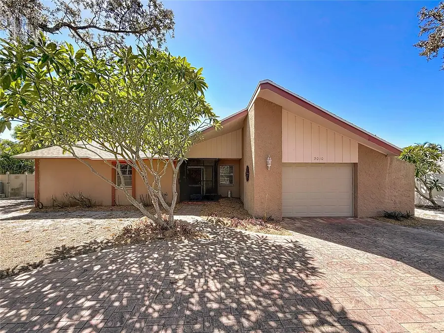 2010 Pinellas Point Drive S, Saint Petersburg, FL 33712 - Image #2