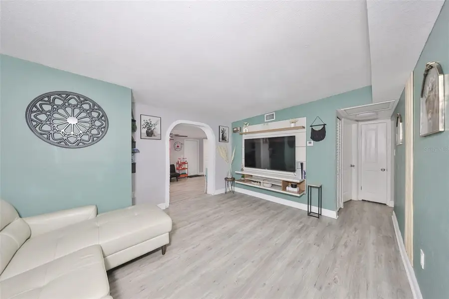 9333 86th Way N, Seminole, FL 33777 - Image #2