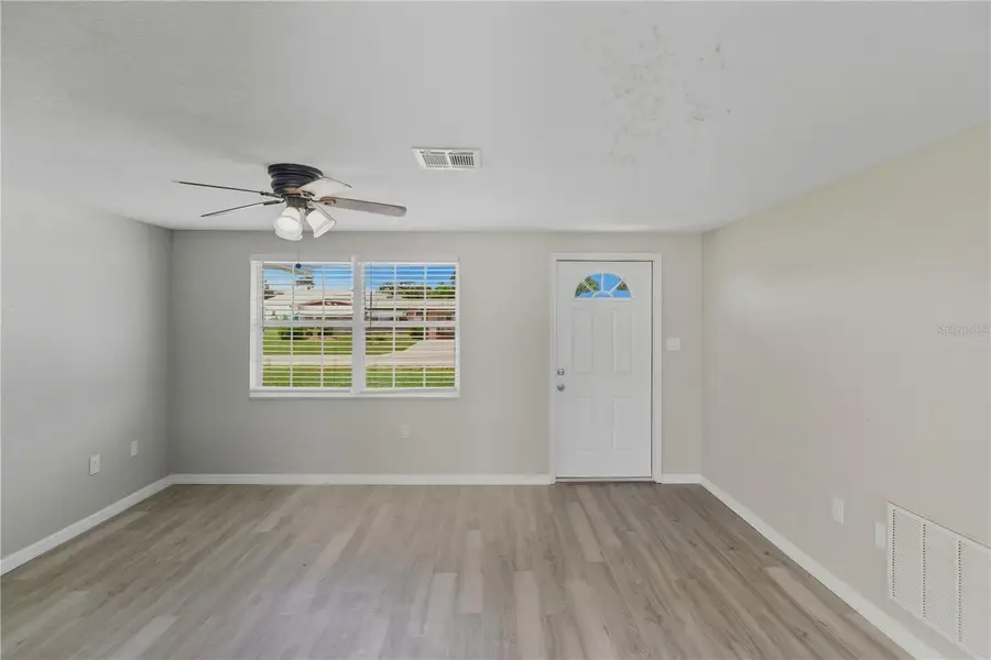 185 Salem Avenue Nw, Port Charlotte, FL 33952 - Image #2