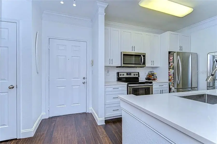 4323 Bayside Village Drive #327, Tampa, FL 33615 - Image #3