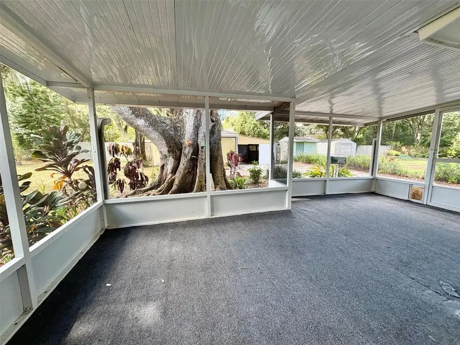 15034 Lake Magdalene Boulevard, Tampa, FL 33618 - Image #3