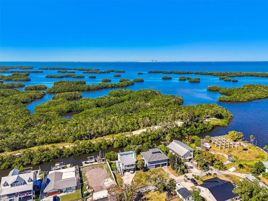 807 Seabreeze Drive, Ruskin, FL 33570 - Image #2