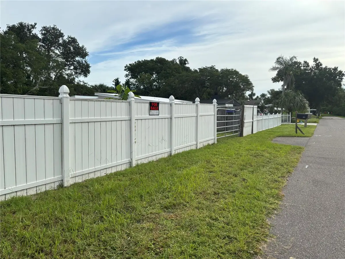 2193 20th Avenue Sw, Largo, FL 33774 - Image #1
