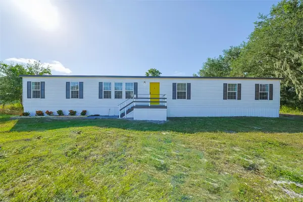 2011 E 60 Highway, PLANT CITY, FL 33567