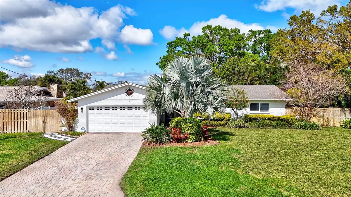 1389 47th Avenue Ne, Saint Petersburg, FL 33703 - Image #1