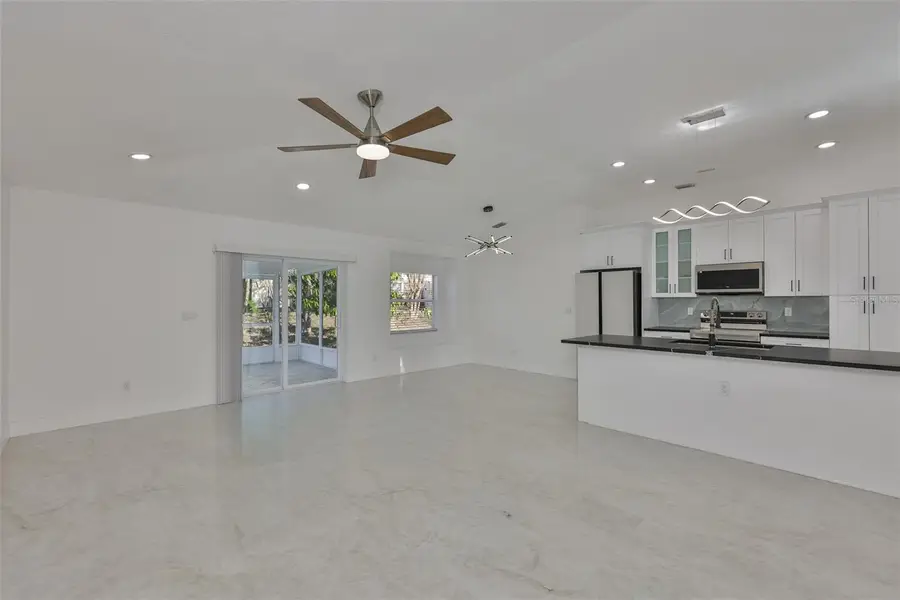 4423 Horseshoe Pick Lane, Valrico, FL 33594 - Image #2