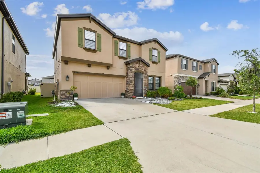 12643 Horseshoe Bend Drive, Lithia, FL 33547 - Image #3