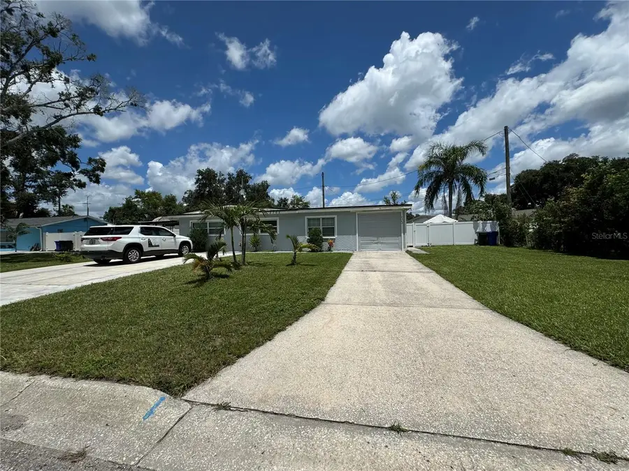 2702 Campus Hill Drive, Tampa, FL 33612 - Image #2