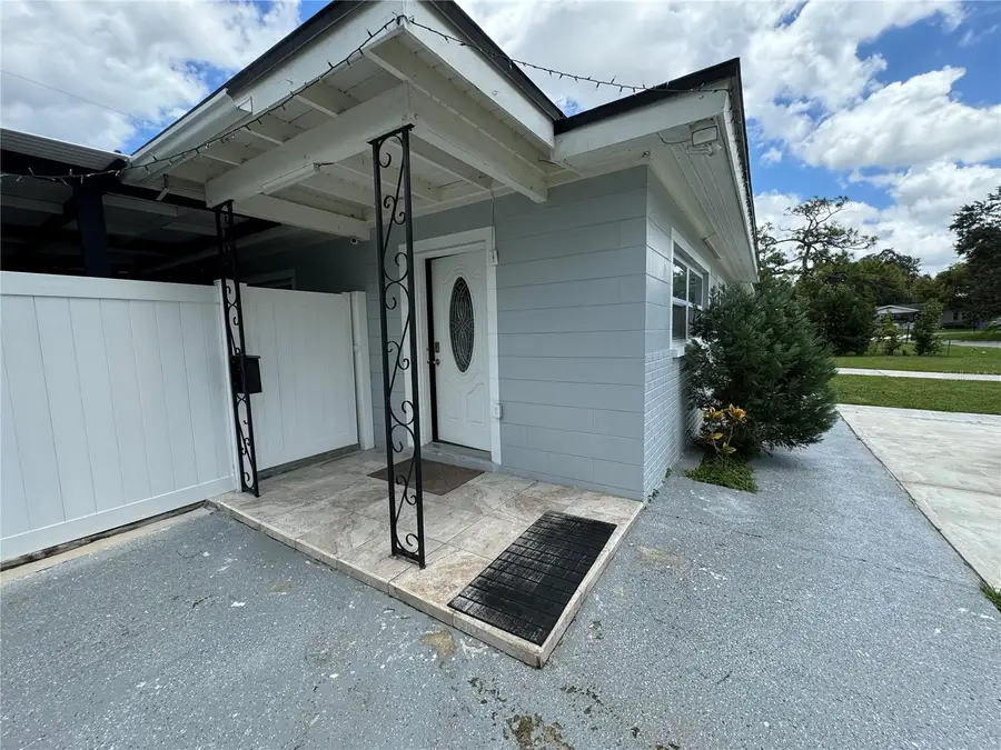 2702 Campus Hill Drive, Tampa, FL 33612 - Image #3