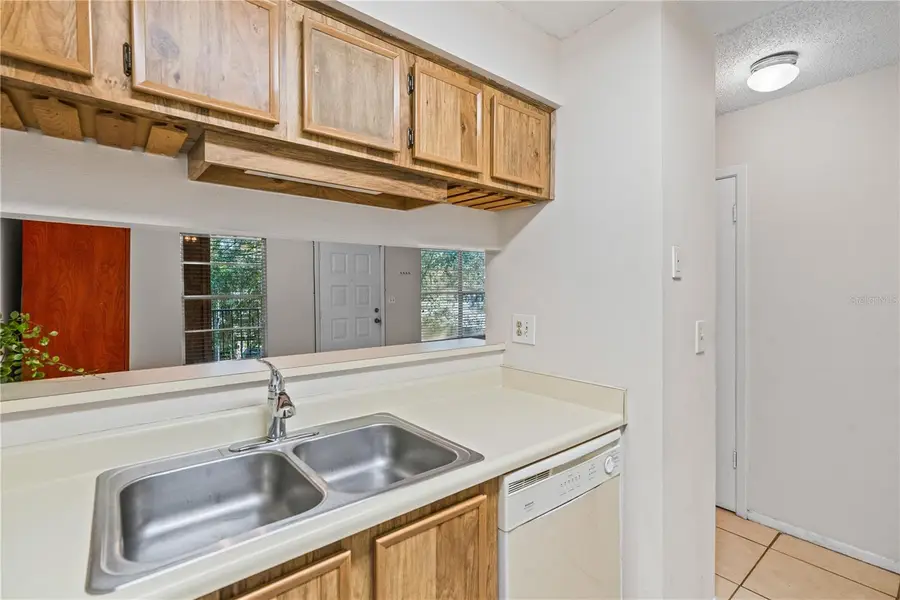 4003 Nestle Oaks Place #204, Tampa, FL 33613 - Image #3