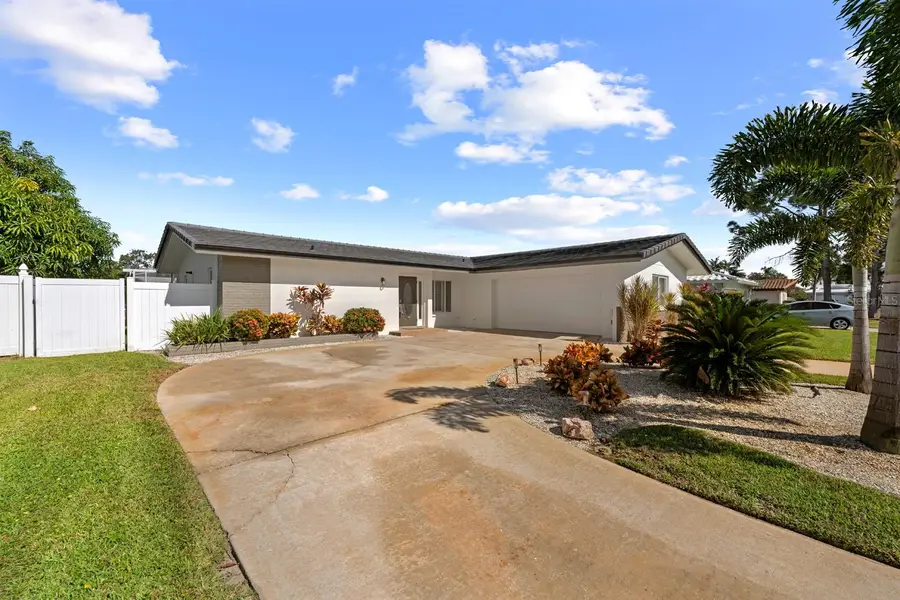 13829 Kimberly Drive, Largo, FL 33774 - Image #3