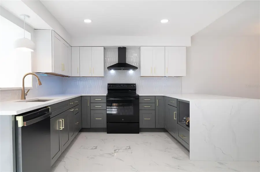 1001 Eden Isle Boulevard Ne #3, Saint Petersburg, FL 33703 - Image #3