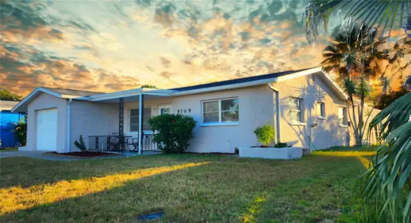 9709 Lakeside Lane, PORT RICHEY, FL 34668