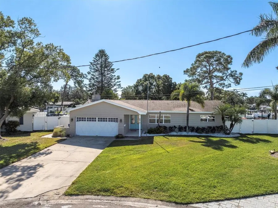 4812 Venetian Place Ne, Saint Petersburg, FL 33703 - Image #2