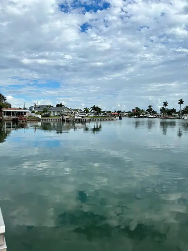 11655 3rd Street E #5, TREASURE ISLAND, FL 33706