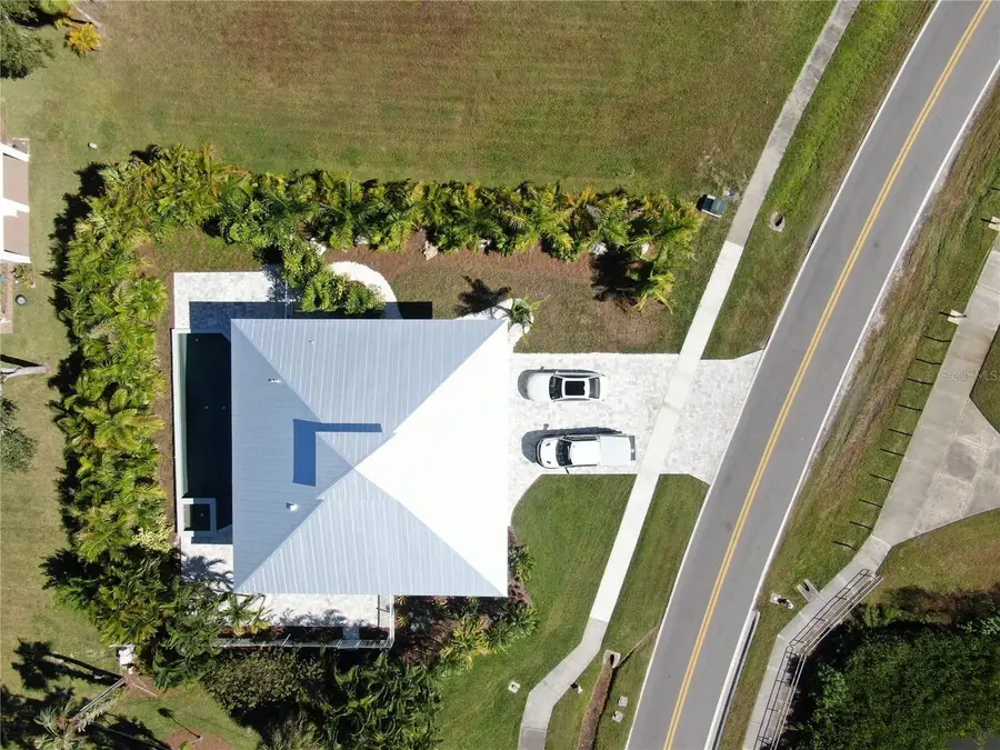 406 Shore Drive W, Oldsmar, FL 34677 - Image #2