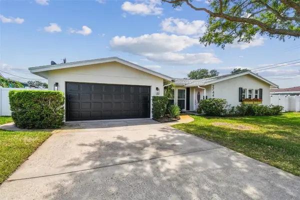 2744 68th Avenue S, ST PETERSBURG, FL 33712