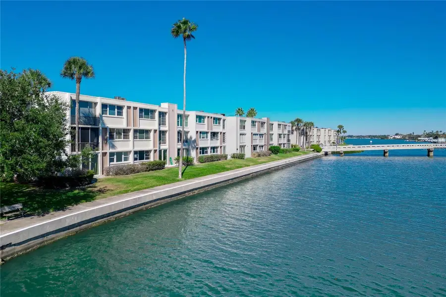 7425 Bay Island Drive S #108, South Pasadena, FL 33707 - Image #3