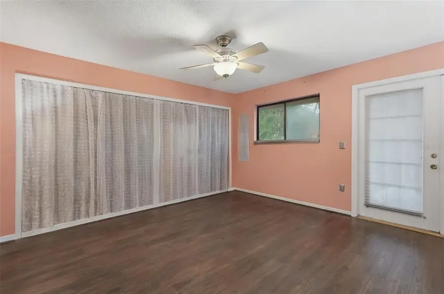 810 Hammockwood Court, Sarasota, FL 34232 - Image #3