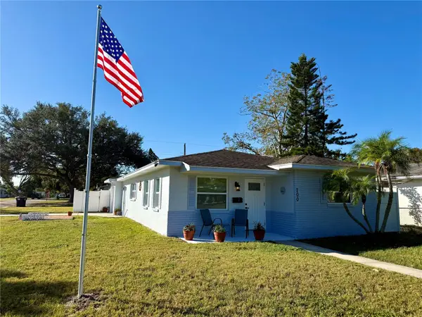 700 74th Avenue N, ST PETERSBURG, FL 33702