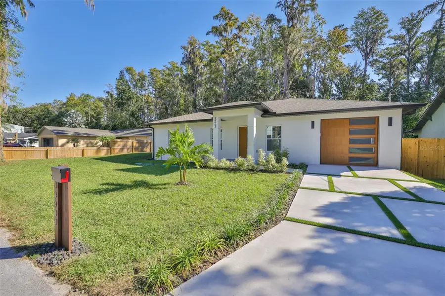 16407 Lake Byrd Drive, Tampa, FL 33618 - Image #2