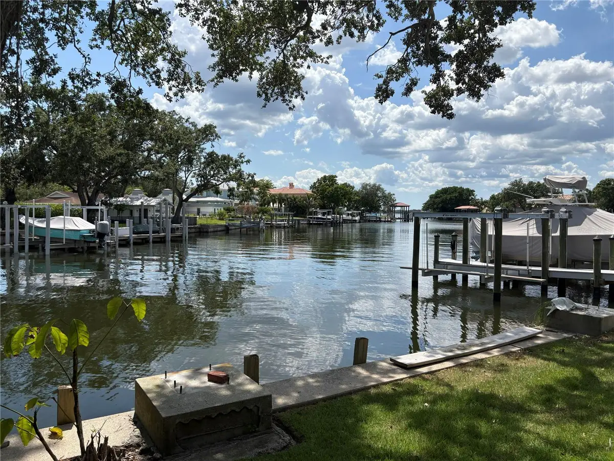 418 Blanca Avenue, Tampa, FL 33606 - Image #1