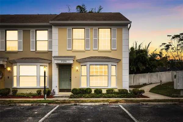 37250 Embassy Park Lane, DADE CITY, FL 33525