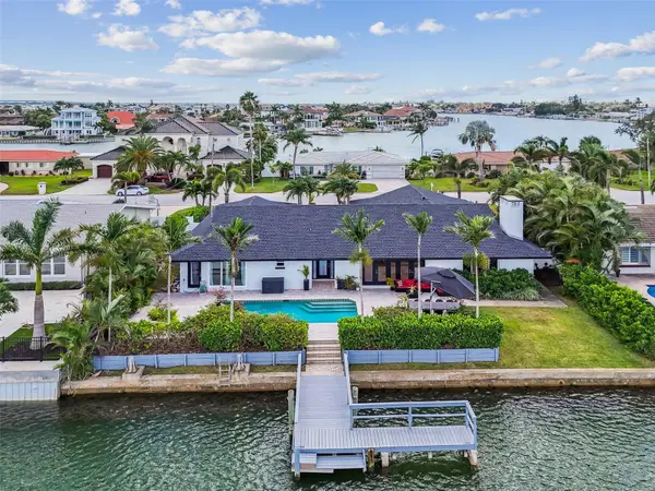 221 Howard Drive, BELLEAIR BEACH, FL 33786