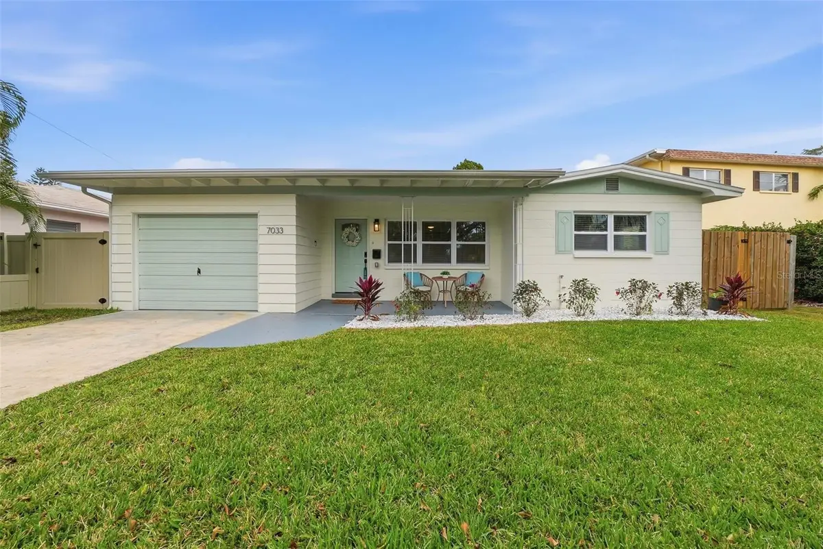 7033 Hibiscus Avenue S, South Pasadena, FL 33707 - Image #1