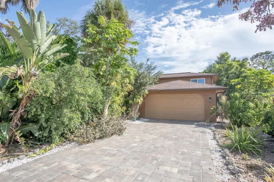 645 Palmetto Drive, Venice, FL 34293 - Image #2