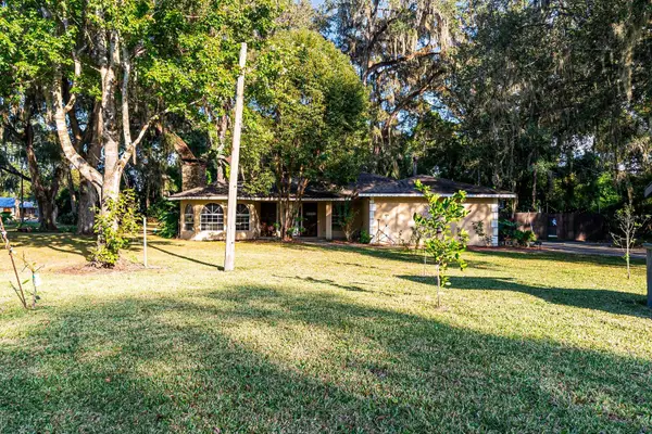 829 County Road 539, SUMTERVILLE, FL 33585