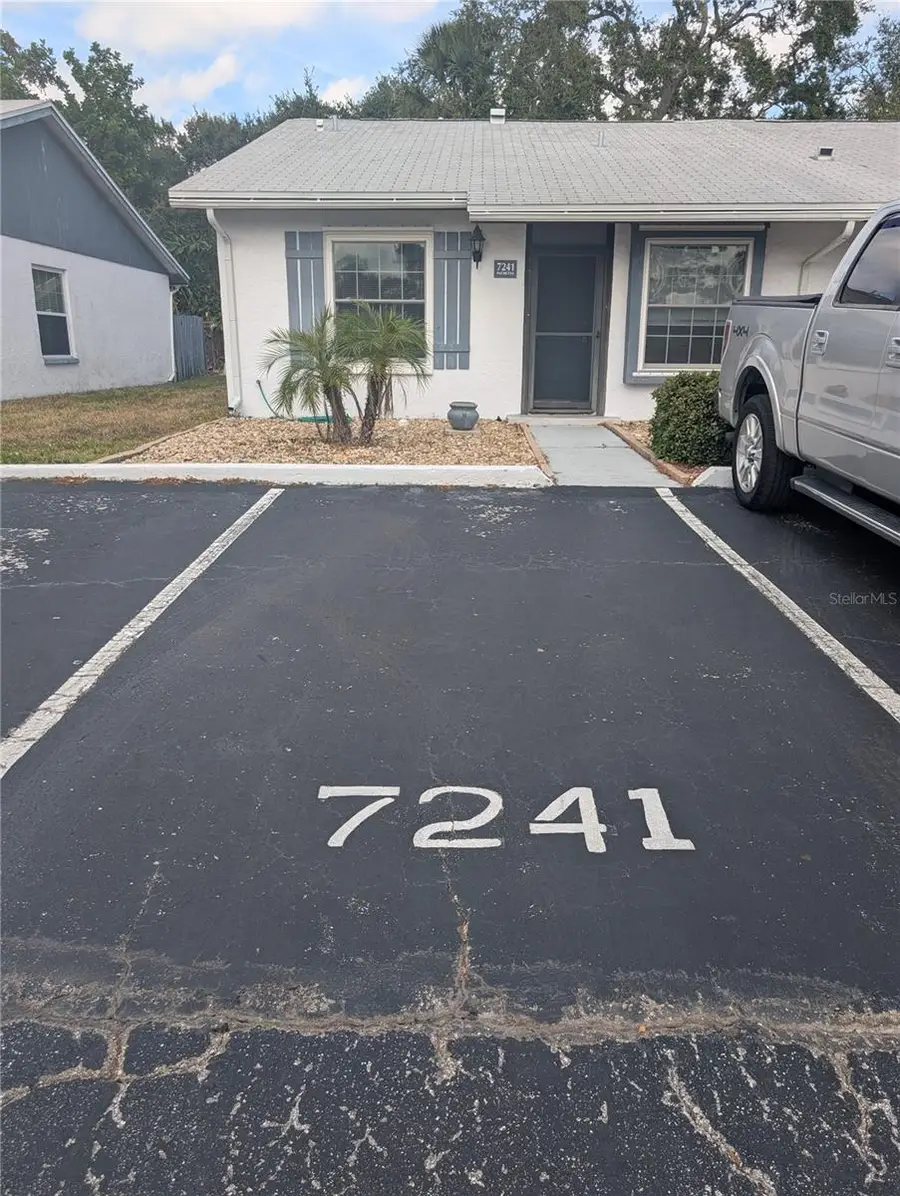7241 Parkside Villas Drive N, Saint Petersburg, FL 33709 - Image #2