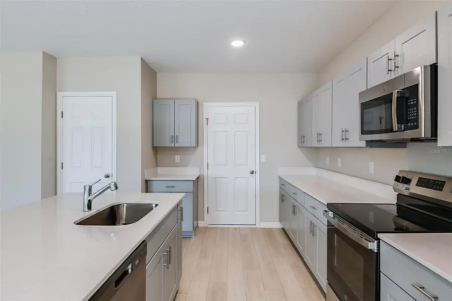 34759 Blossom Fall Path, Zephyrhills, FL 33541 - Image #3