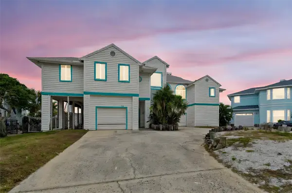 121 Augusta Avenue, PALM HARBOR, FL 34683