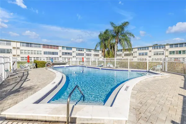 951 79th Avenue N #325, ST PETERSBURG, FL 33702