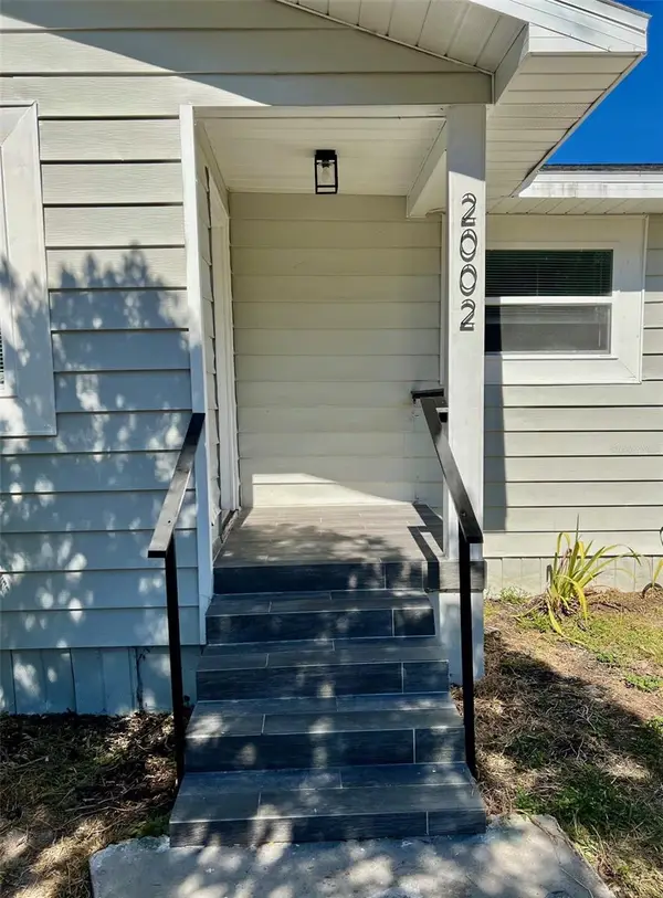 2002 E Hanna Avenue, TAMPA, FL 33610