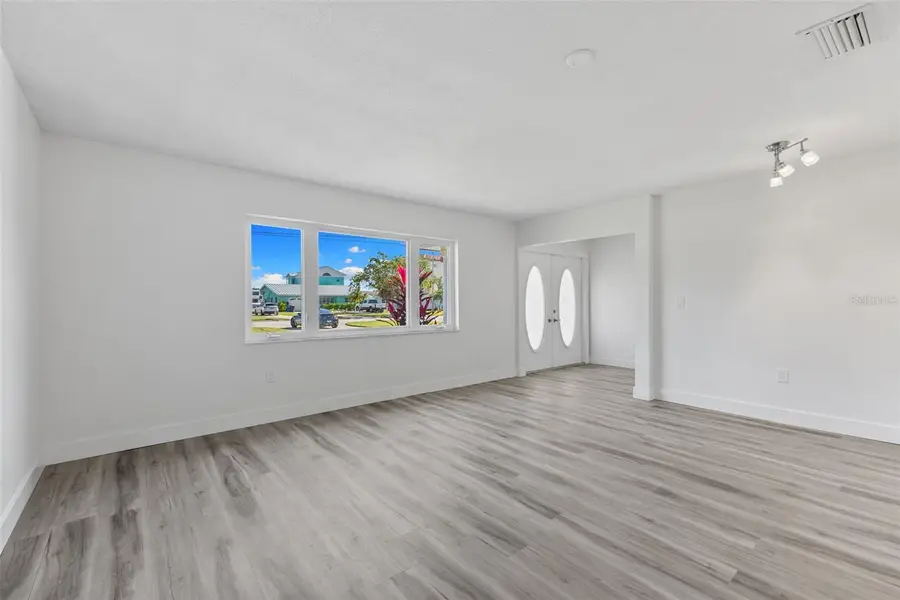 6026 Bayou Grande Boulevard Ne, Saint Petersburg, FL 33703 - Image #3