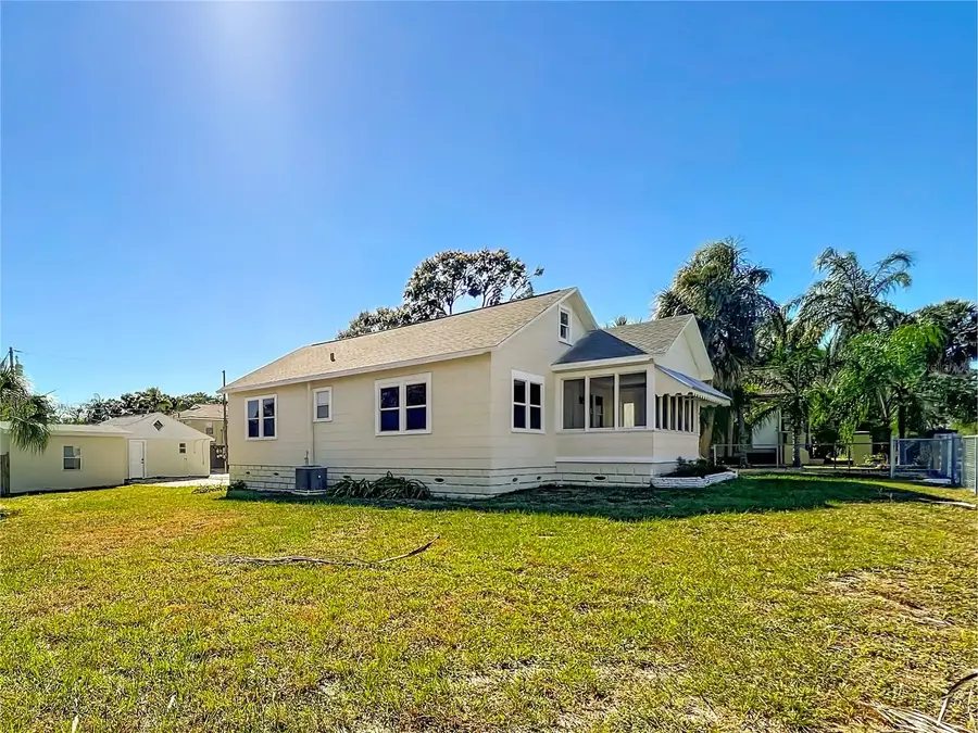 944 18th Avenue S, Saint Petersburg, FL 33705 - Image #3