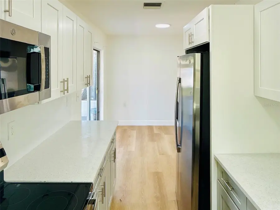 5739 Dartmouth Avenue N, Saint Petersburg, FL 33710 - Image #2