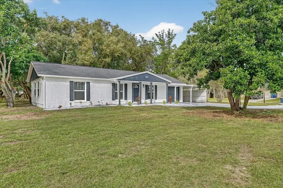 201 S Mare Avenue, Howey In The Hills, FL 34737 - Image #2