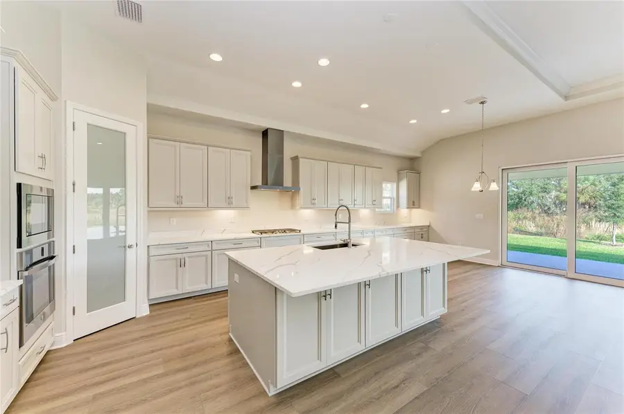 14924 Rider Pass Drive, Lithia, FL 33547 - Image #2