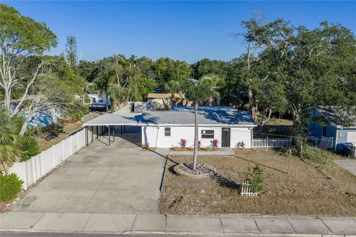 542 64th Street S, Saint Petersburg, FL 33707 - Image #1