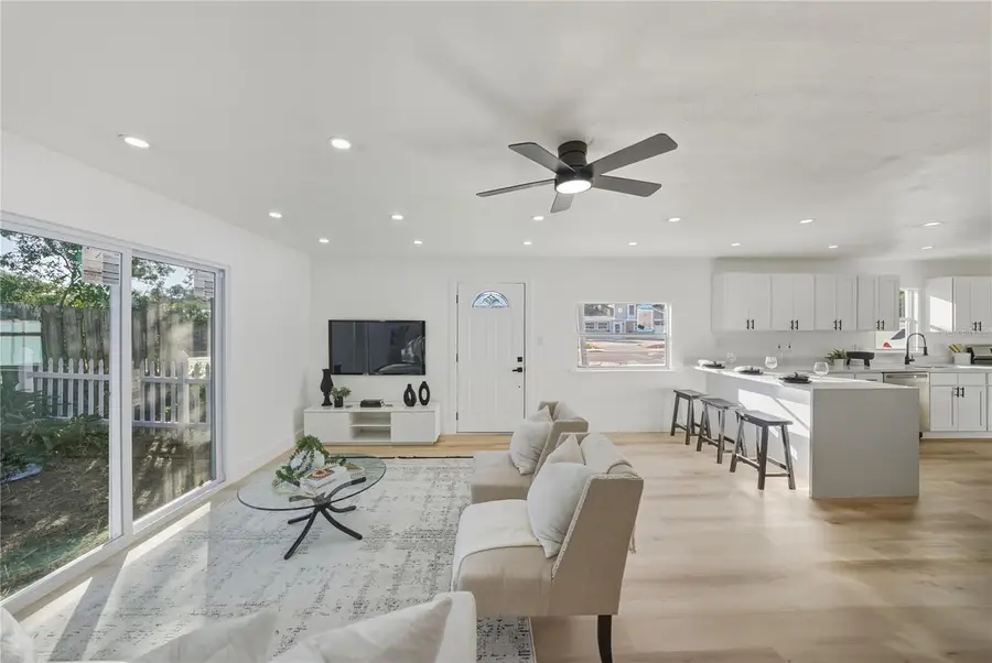 542 64th Street S, Saint Petersburg, FL 33707 - Image #3