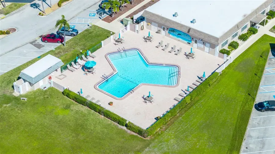 328 Boca Ciega Point Boulevard S, Saint Petersburg, FL 33708 - Image #2