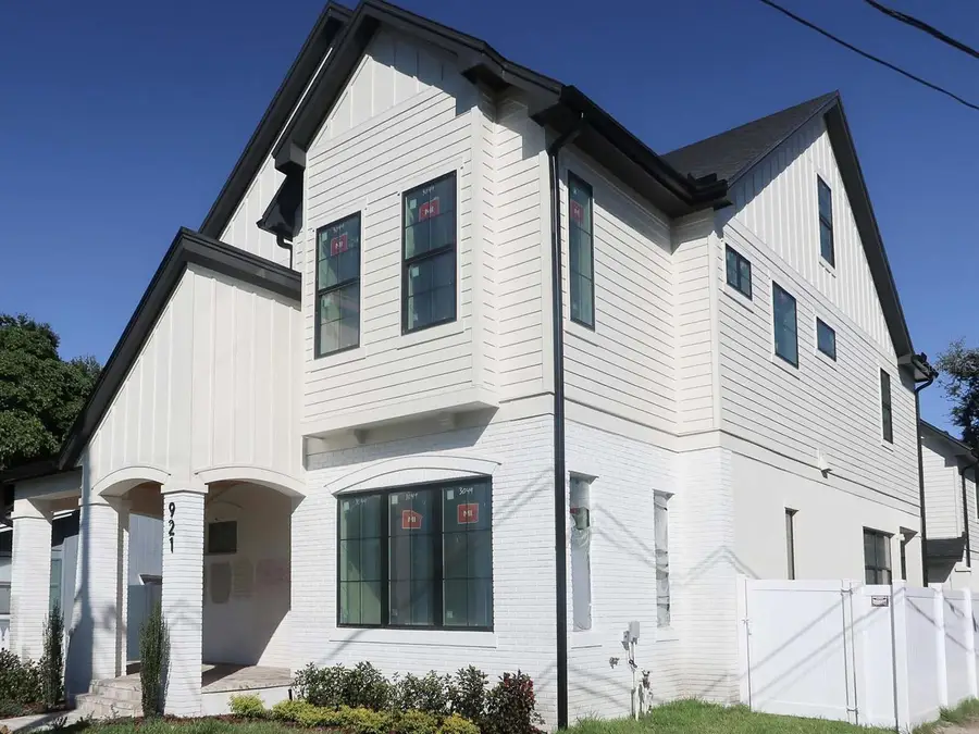 921 12th Street N, Saint Petersburg, FL 33705 - Image #3