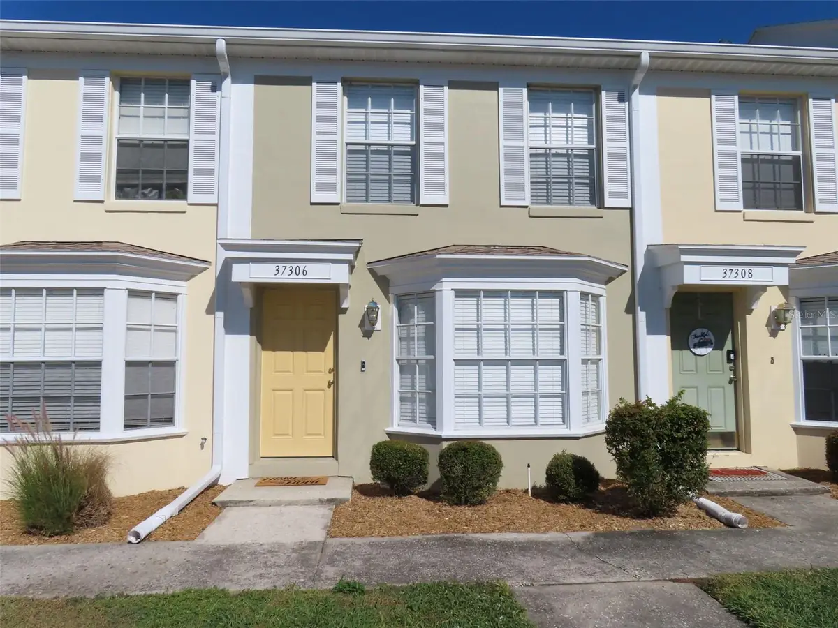 37306 Embassy Park Lane, Dade City, FL 33525 - Image #1