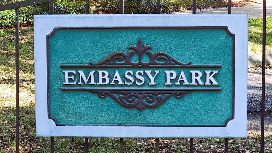 37306 Embassy Park Lane, Dade City, FL 33525 - Image #2